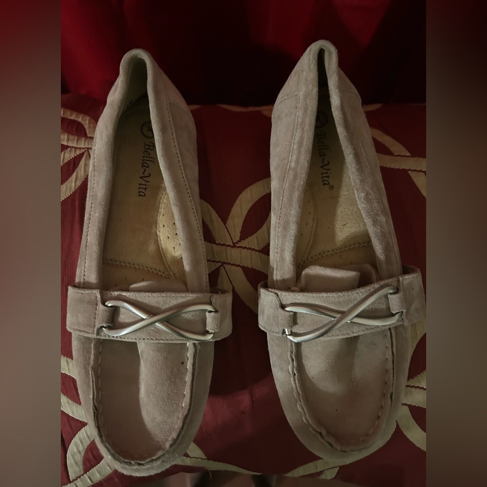 Bella Vita Women's Tan Loafers